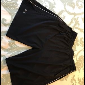 Under Armour Shorts Size L